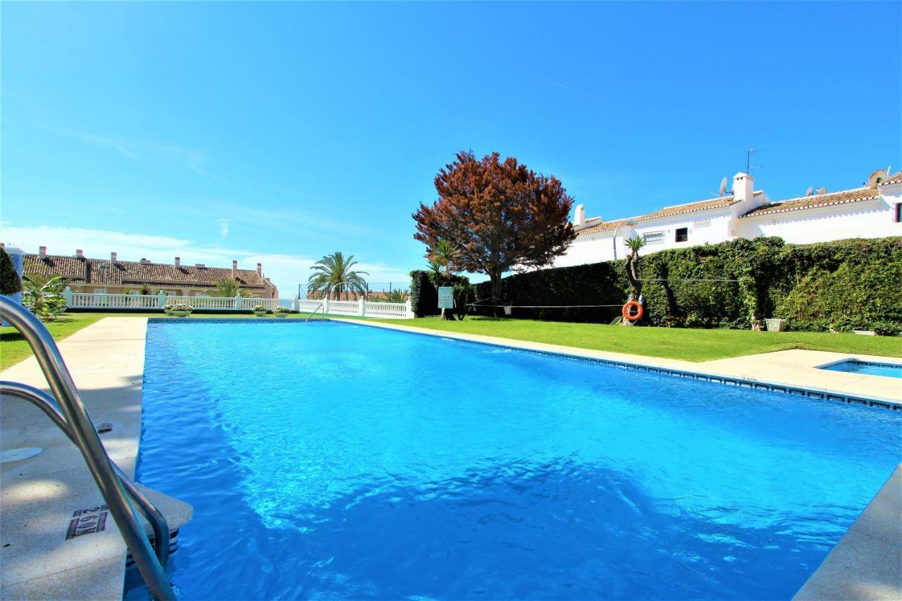 Apartamentos Los Cisnes - 2º Linea De Playa - Perfecta Ubicacion Benalmádena Esterno foto